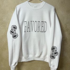 HANDMADE - Favored | Daisy Crewneck